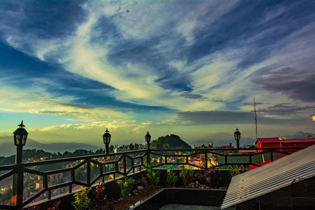 Sumitel Vista 800m From Mall Road Hotel