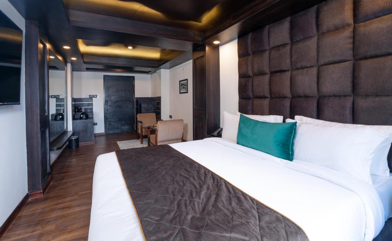 Hotel The West Gate By Summit 5*