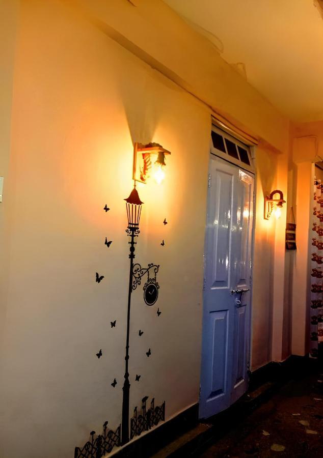 Hidden Monkey Backpackers, Railway Station, Darjeeling Hostel *