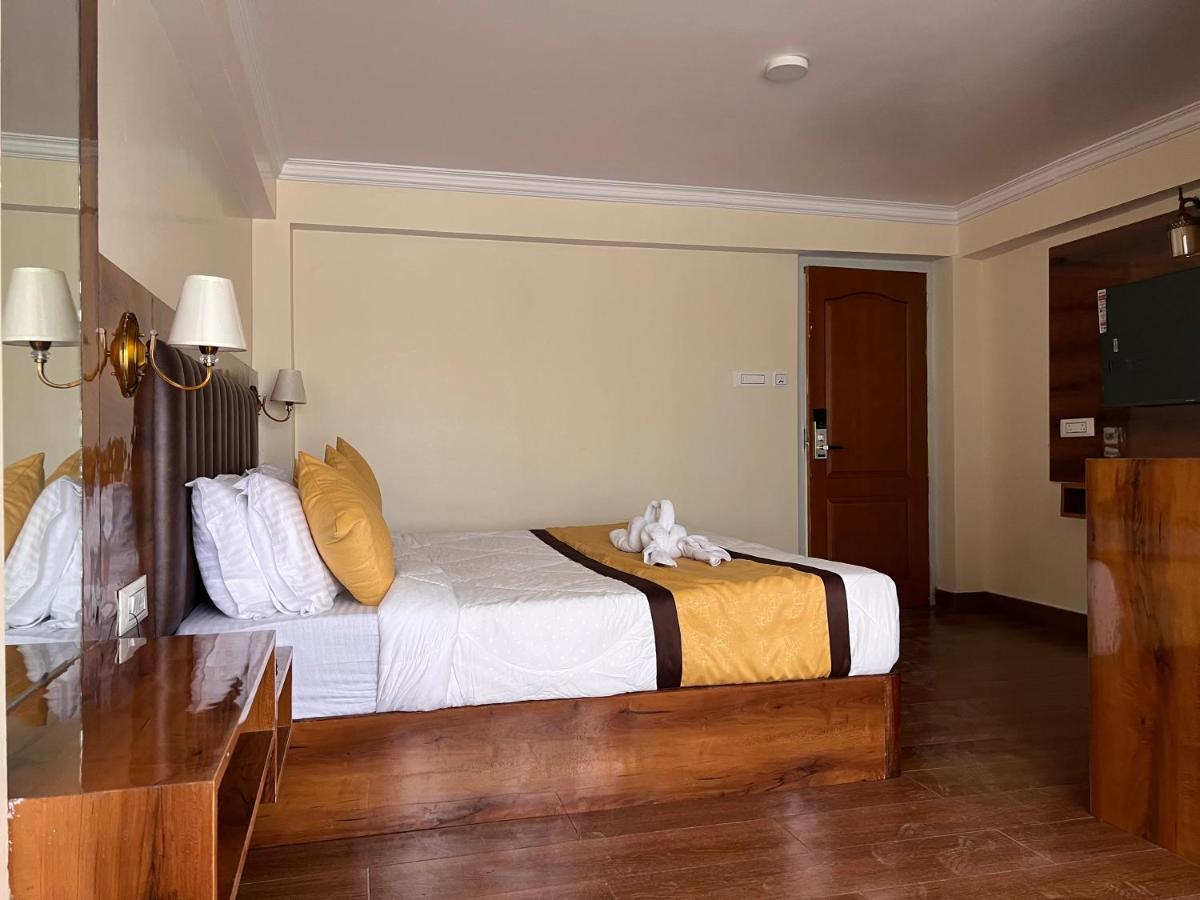 Hotel Raj - Darjeeling Near Mall Road 3*