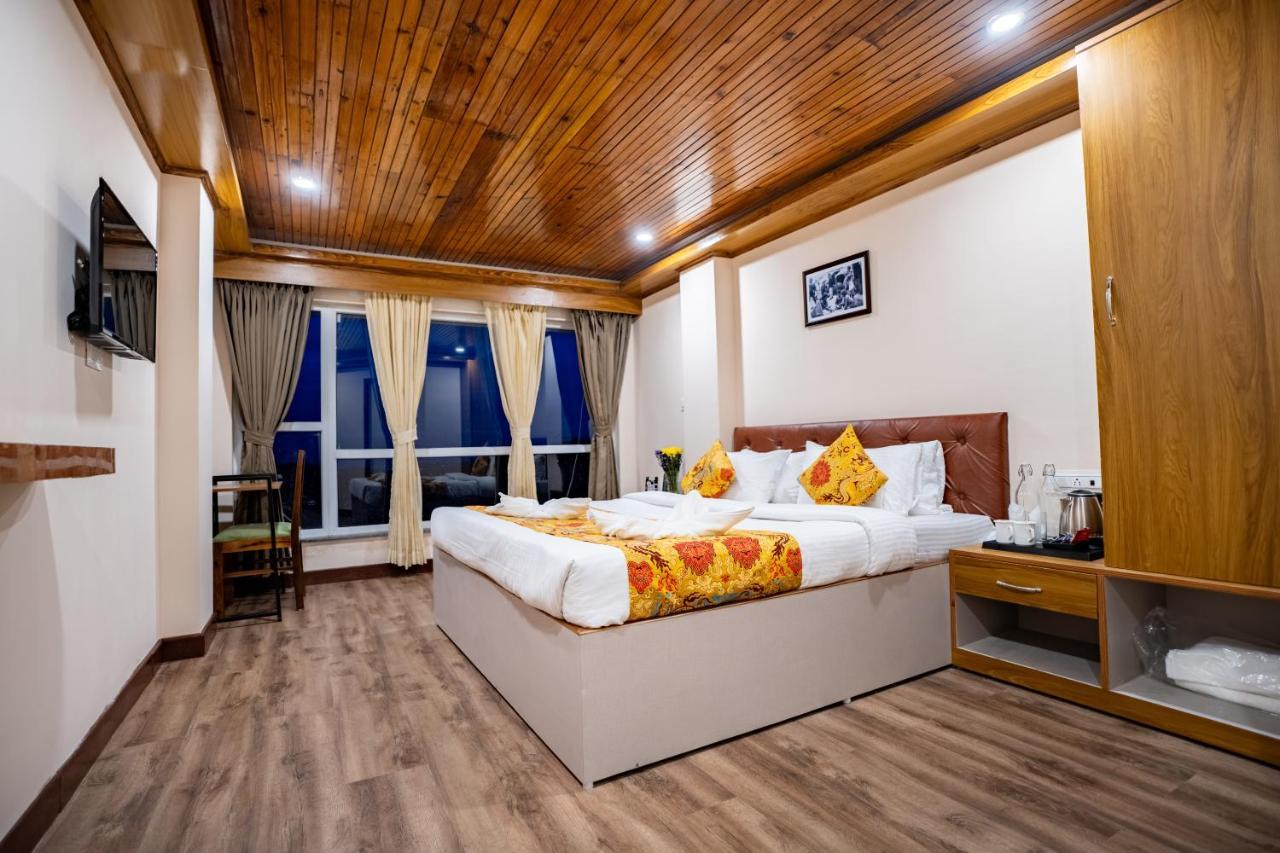 Hotel Muscatel Stardust - Chowrasta Mall Road *