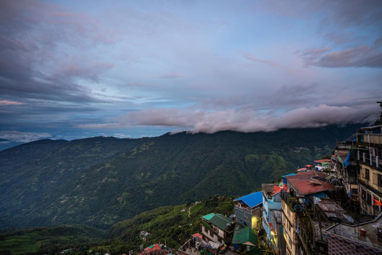 Muscatel Stardust - Chowrasta Mall Road * Darjeeling (West Bengal)