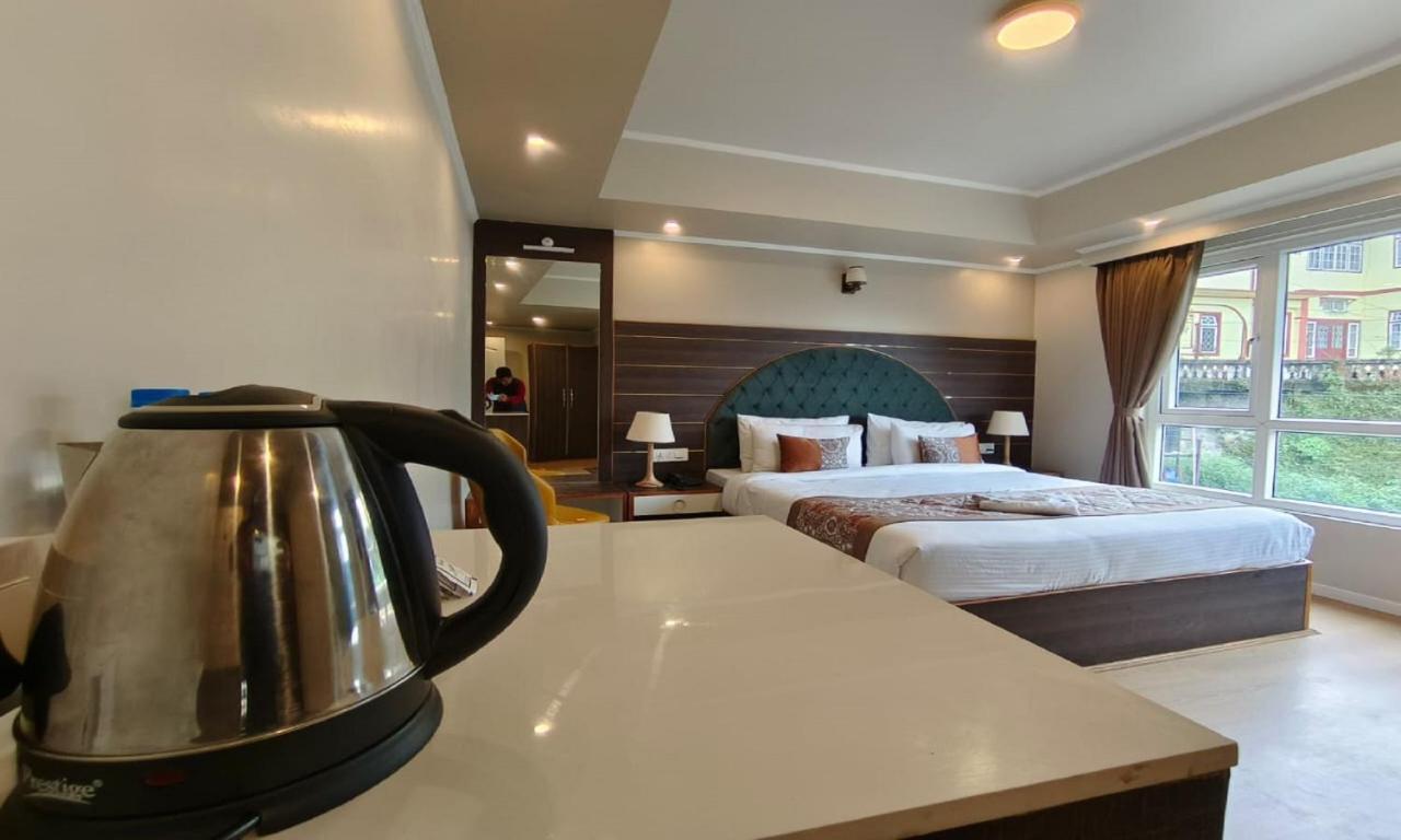 Cliffton Royals 3*