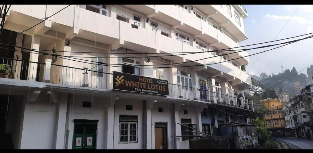 Hotel White Lotus
