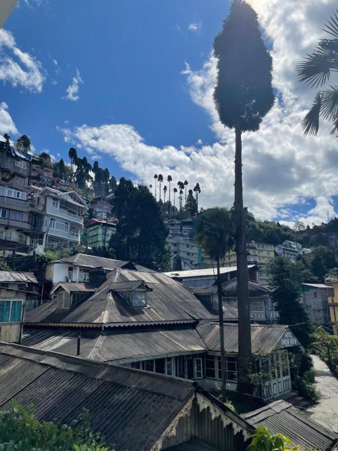 Hotel White Lotus *