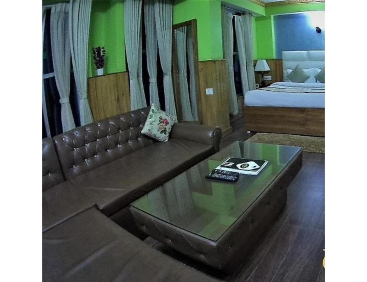 Indus Mount Royale And Spa, Darjeeling Homestay *
