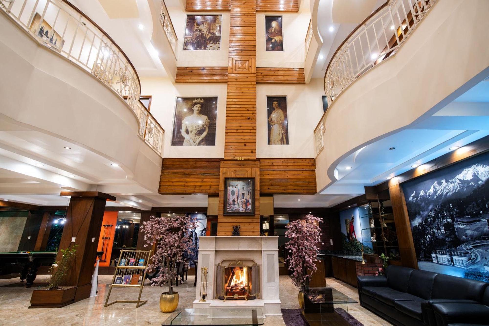 Viceroy Hotel 3*