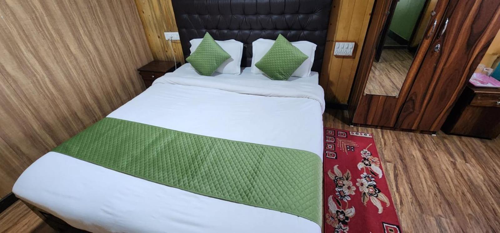 Veronica Alpina Mountain View Homestay