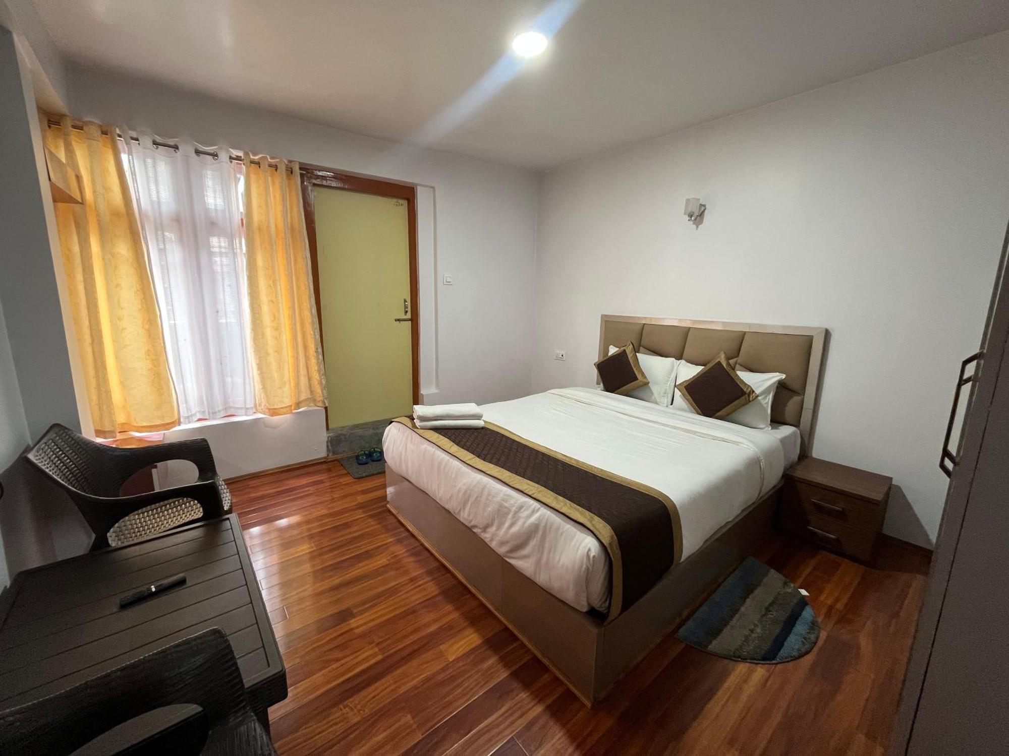 Guest house Royal Vista - *
