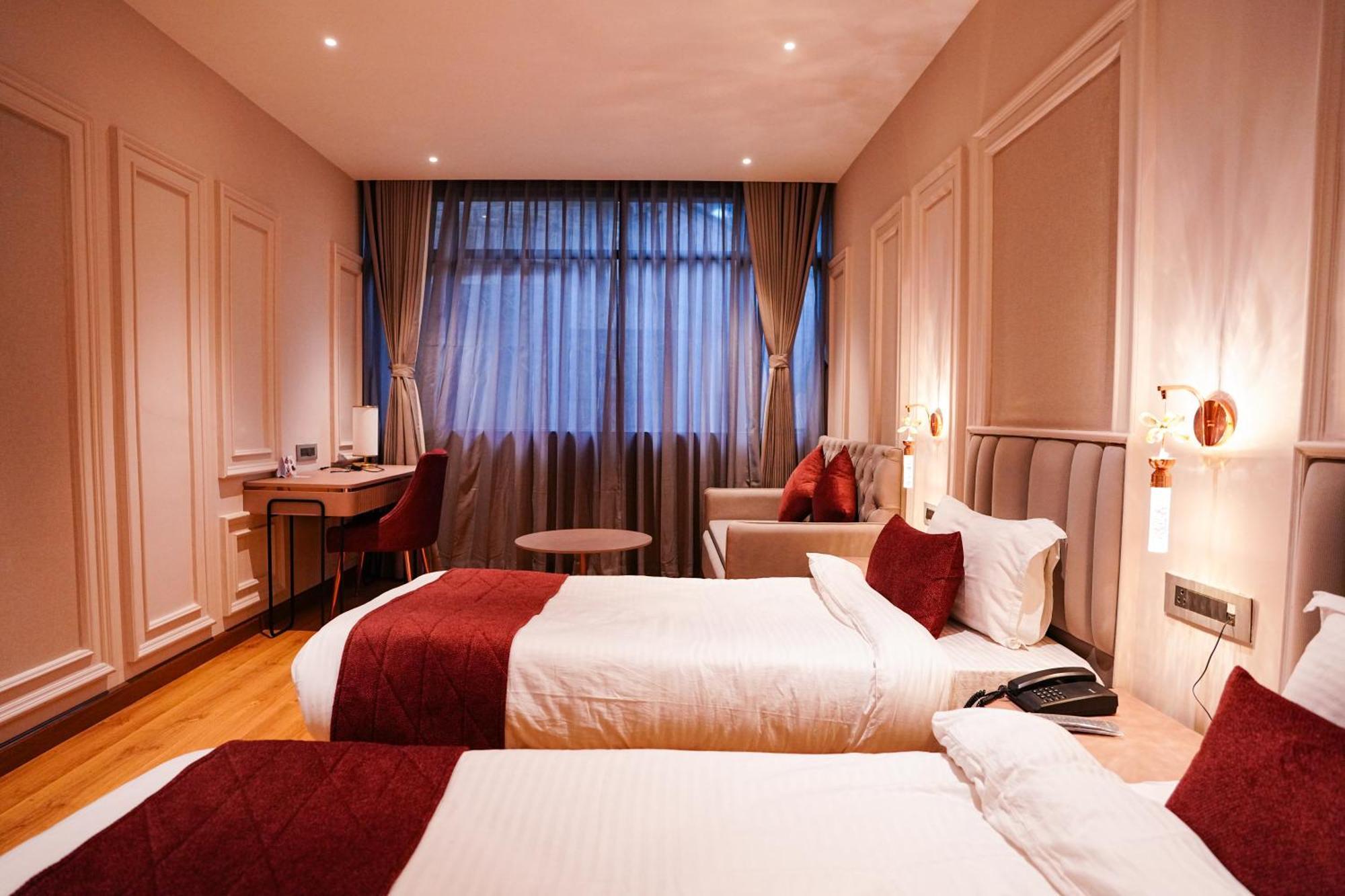 Orsino Mall Road Hotel