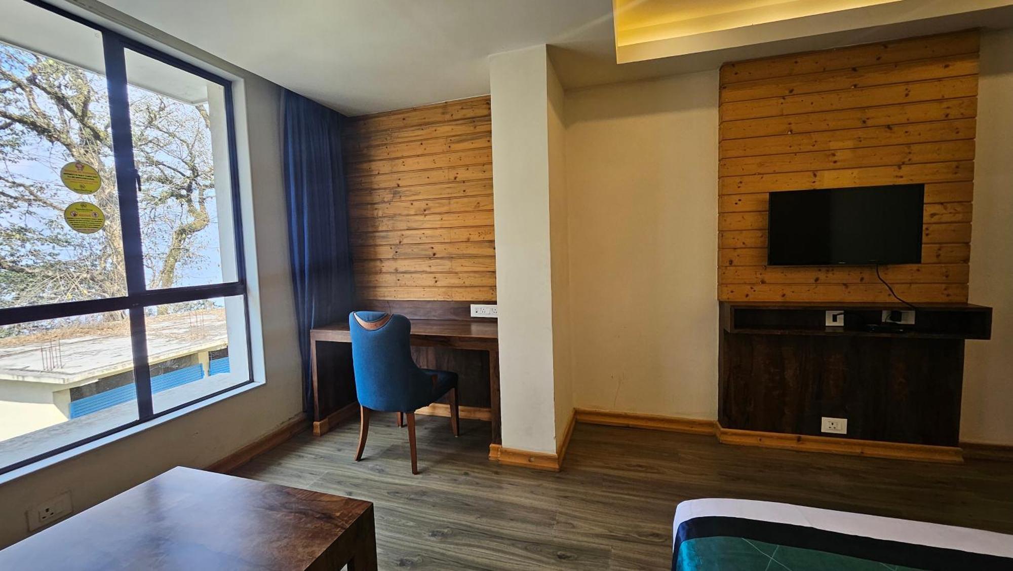 Hotel Yashshree Sanderling Mall Road