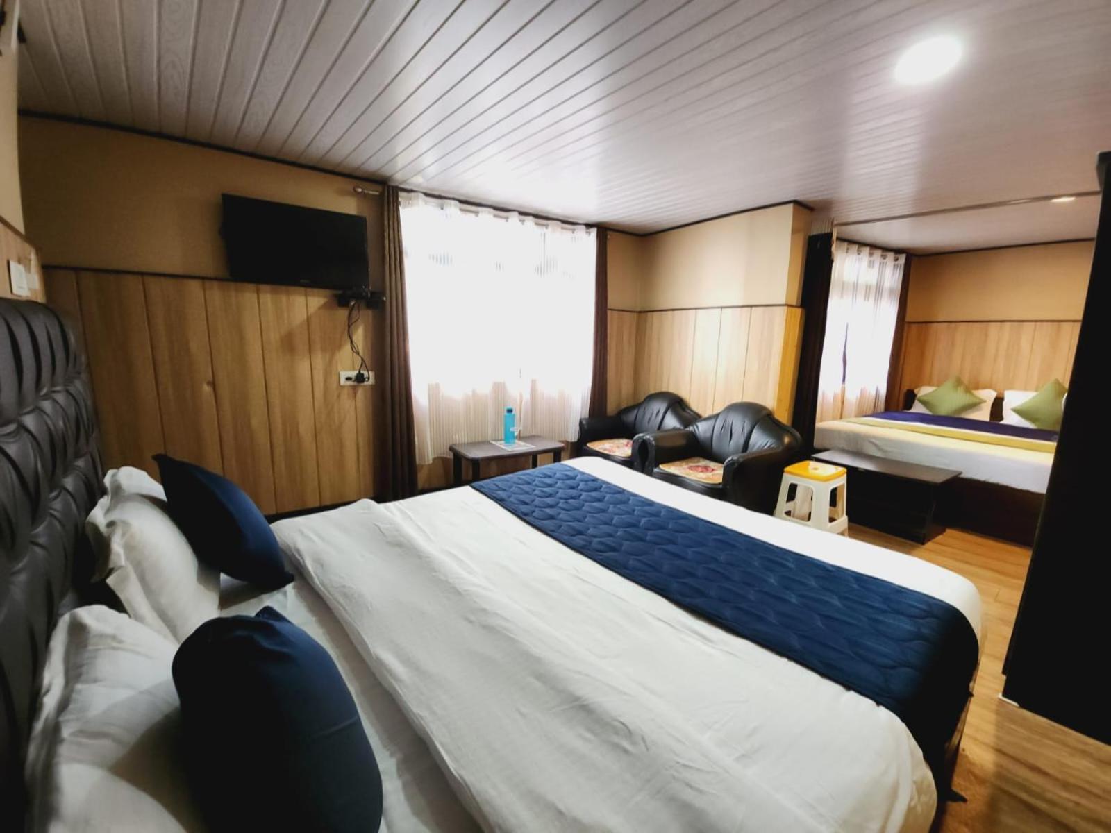 Veronica Alpina Mountain View Homestay