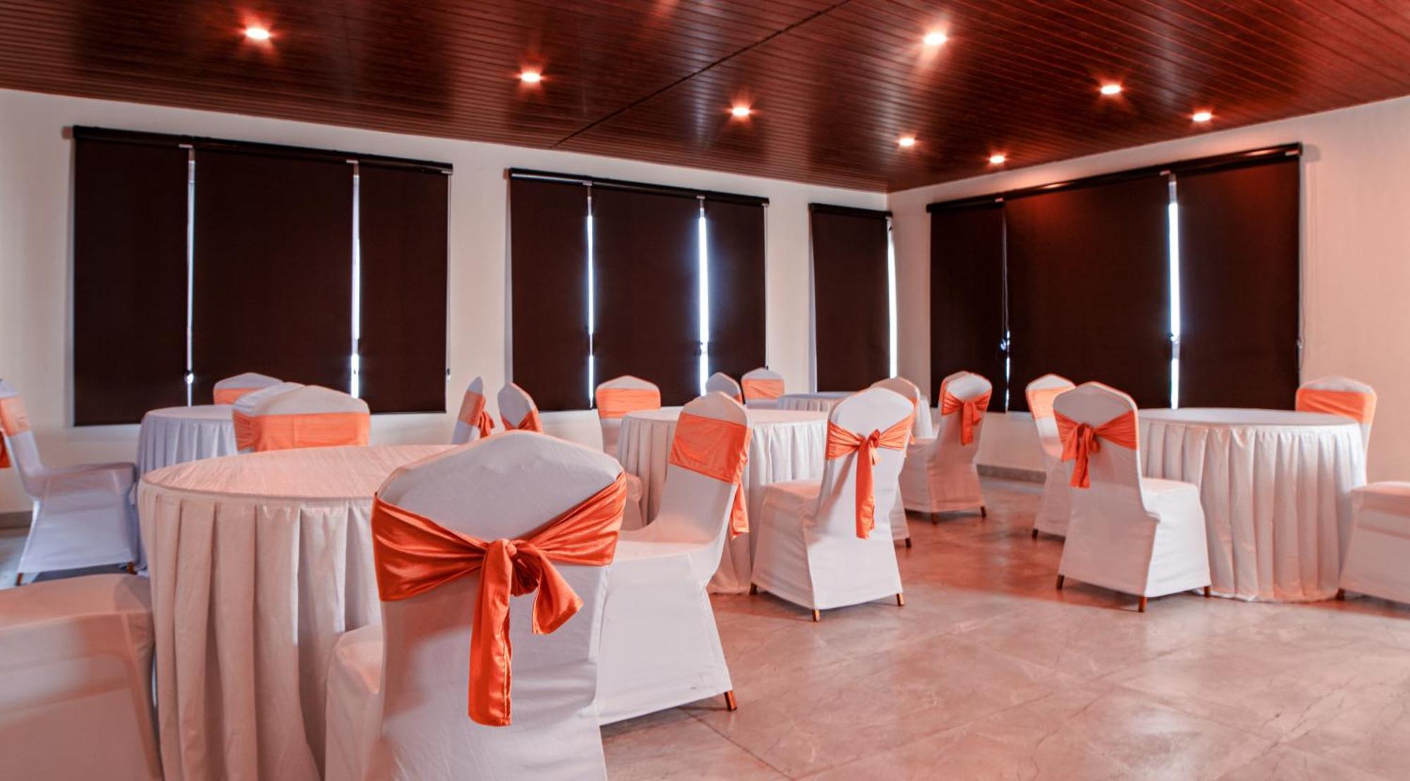 Hotel Raj - Darjeeling Near Mall Road 3*
