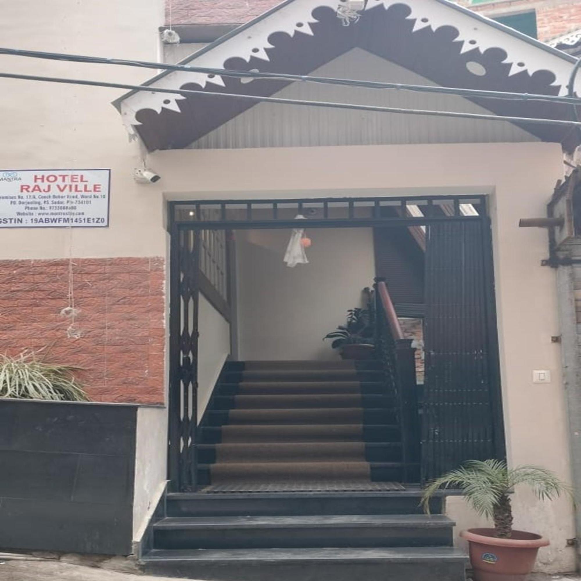 Raj - Darjeeling Near Mall Road 3*