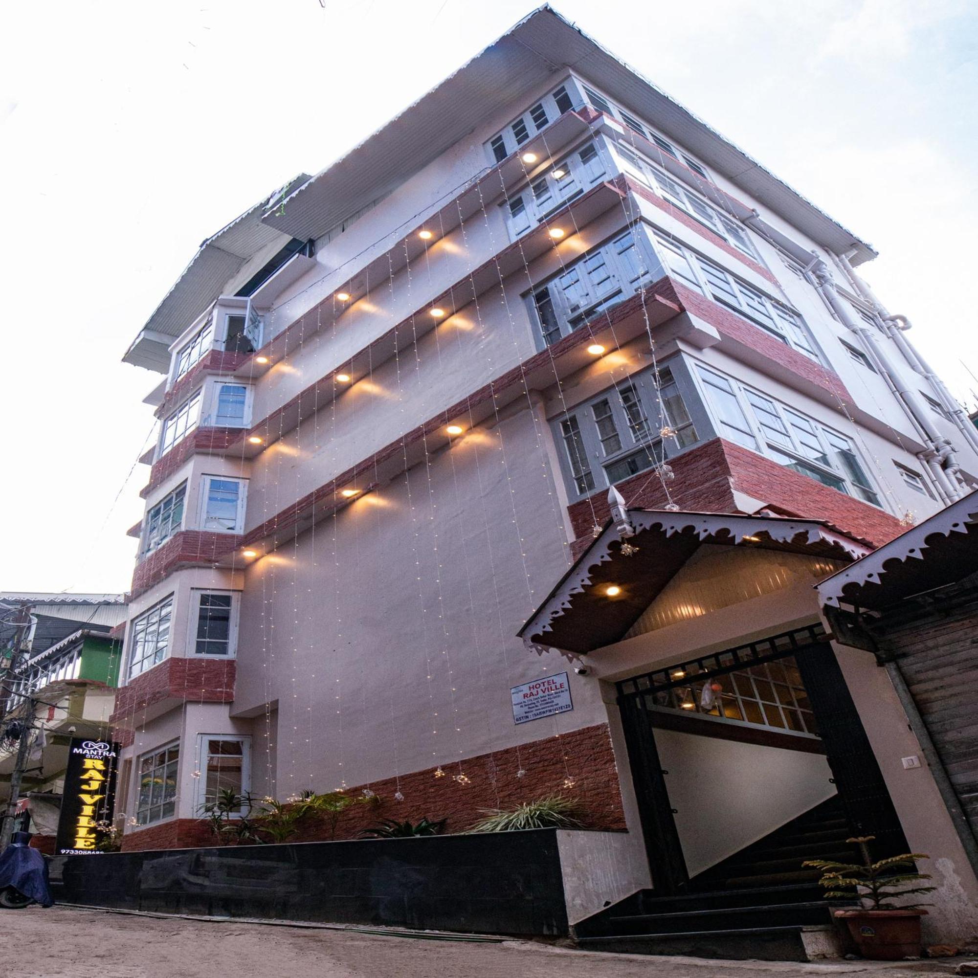 Hotel Raj - Darjeeling Near Mall Road Darjeeling (West Bengal)