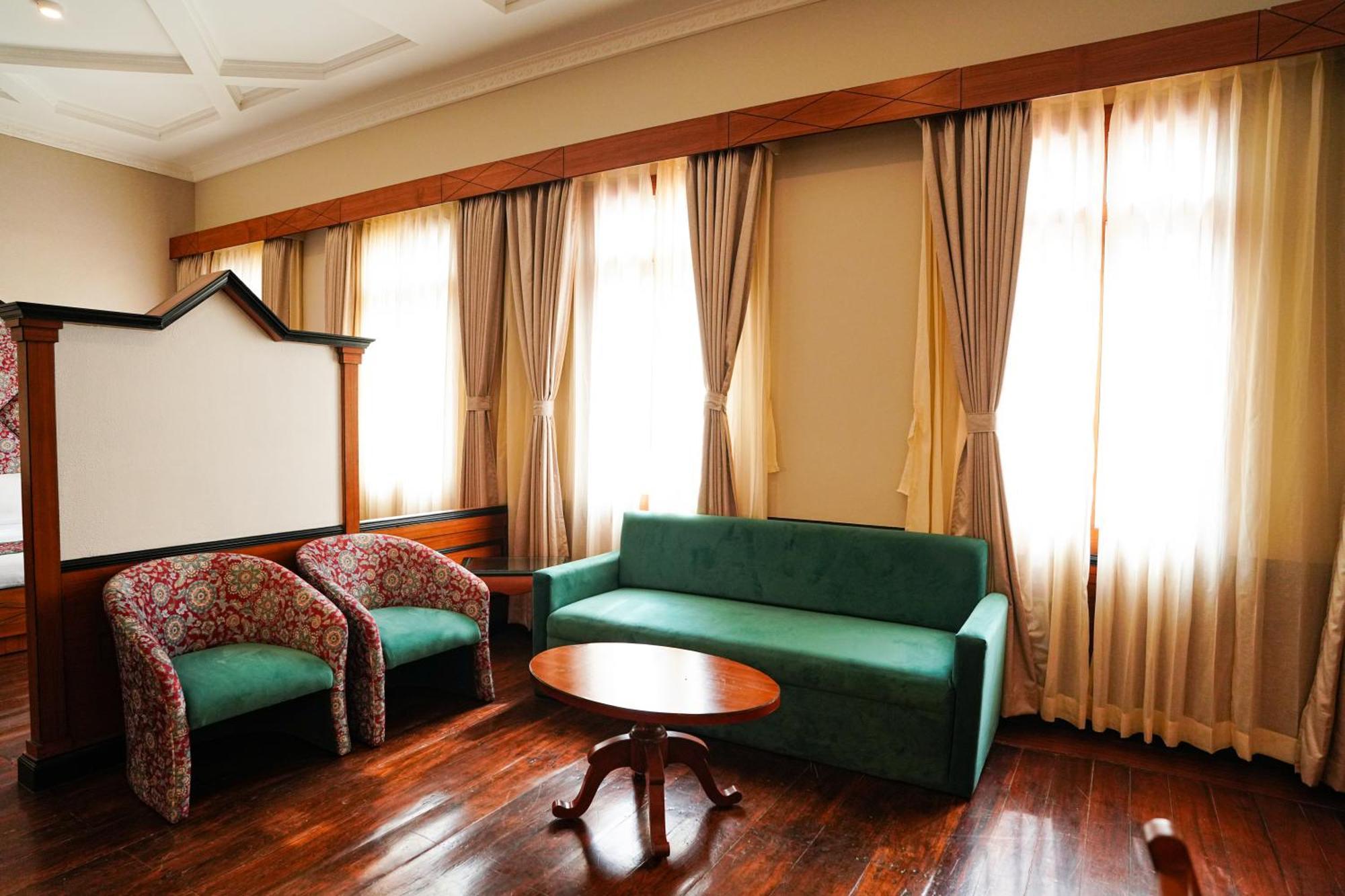 Hotel Orsino Mall Road Darjeeling (West Bengal)