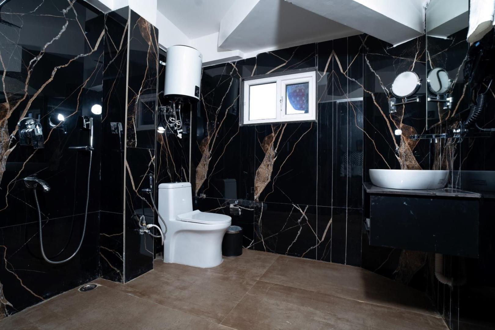 Hotel The West Gate By Summit 5*