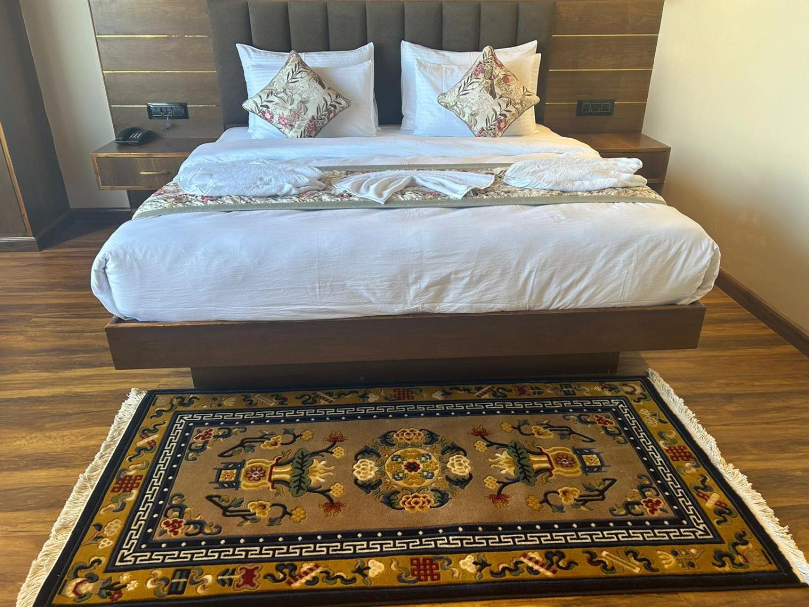 Gakhil Boutique 4*