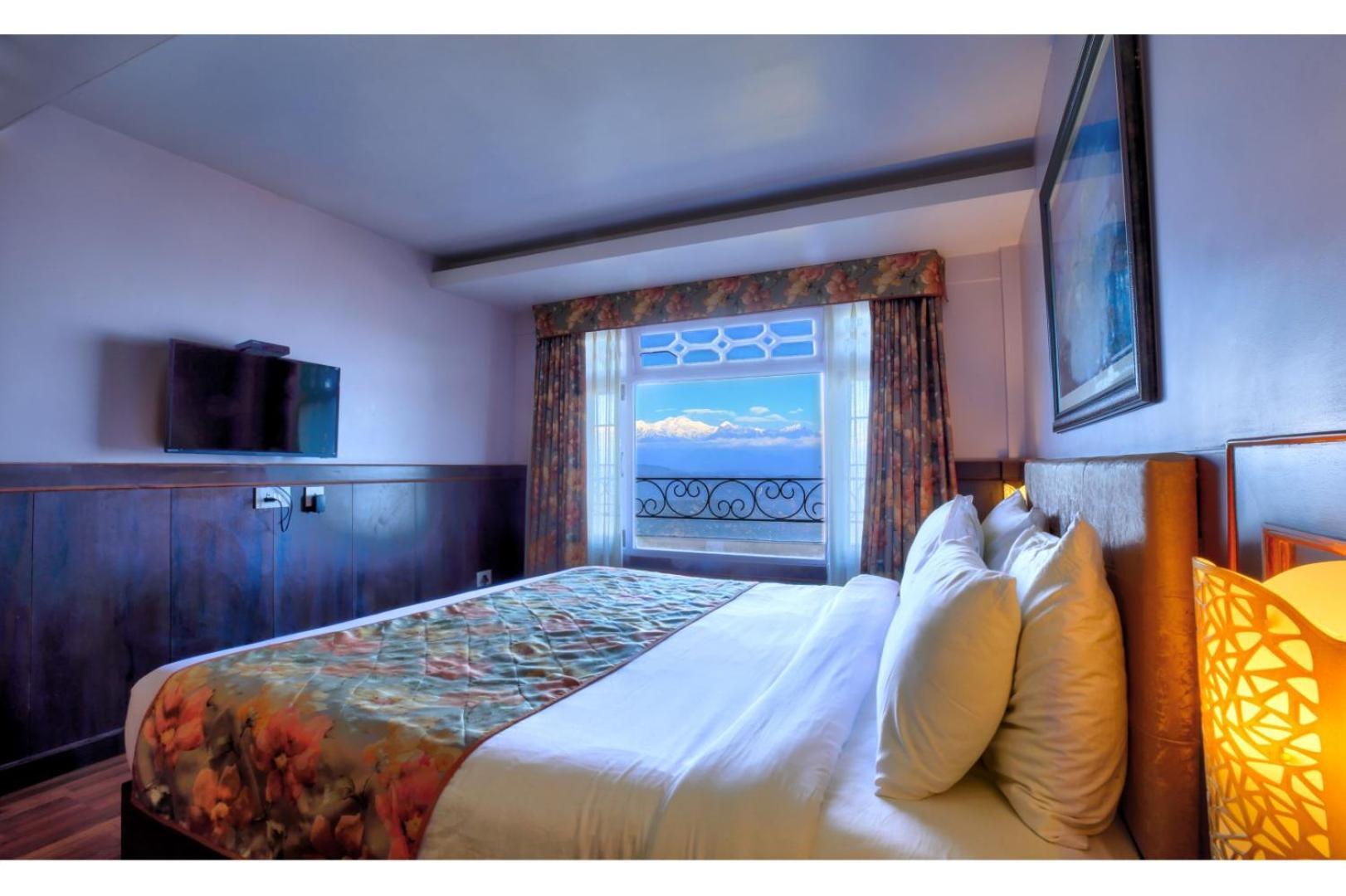Resort Summit Oakden & Mall Road Darjeeling (West Bengal)