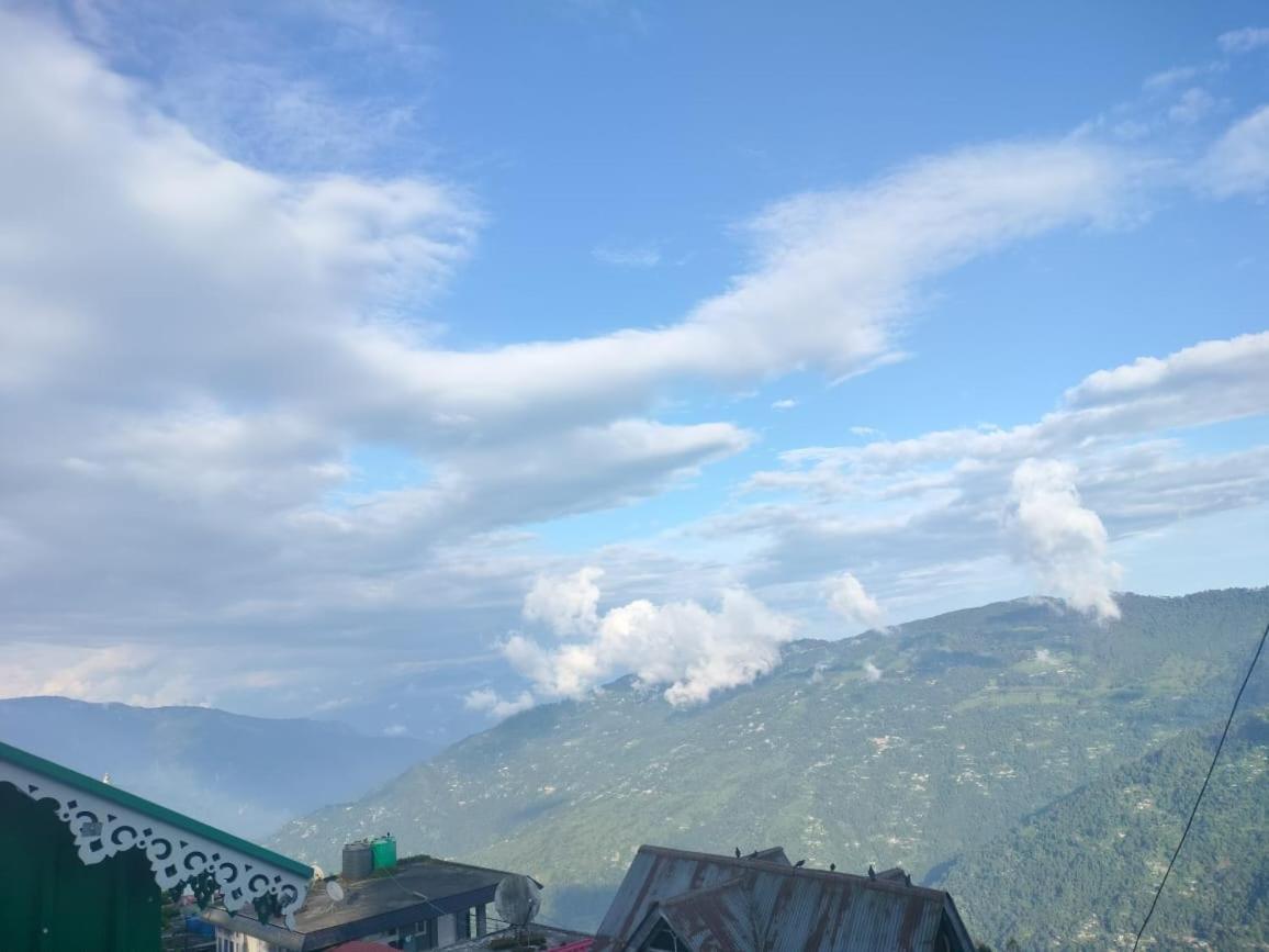 Backpackers Hub Hostel *