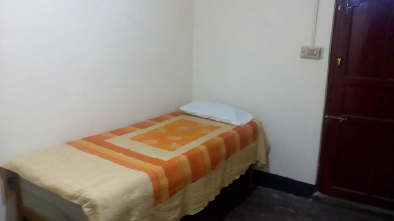 Backpackers Hub Hostel *