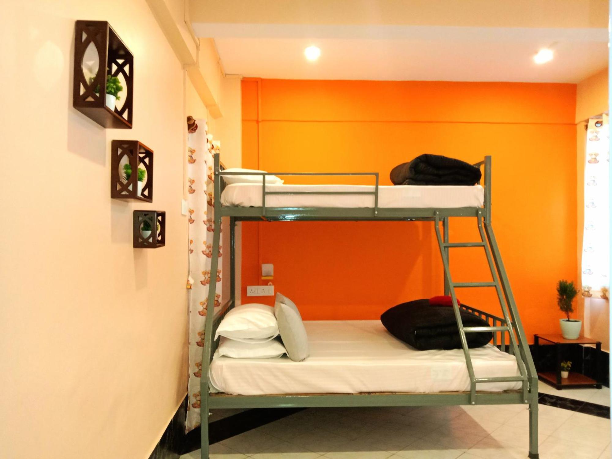 Hidden Monkey Backpackers, Railway Station, Darjeeling Hostel