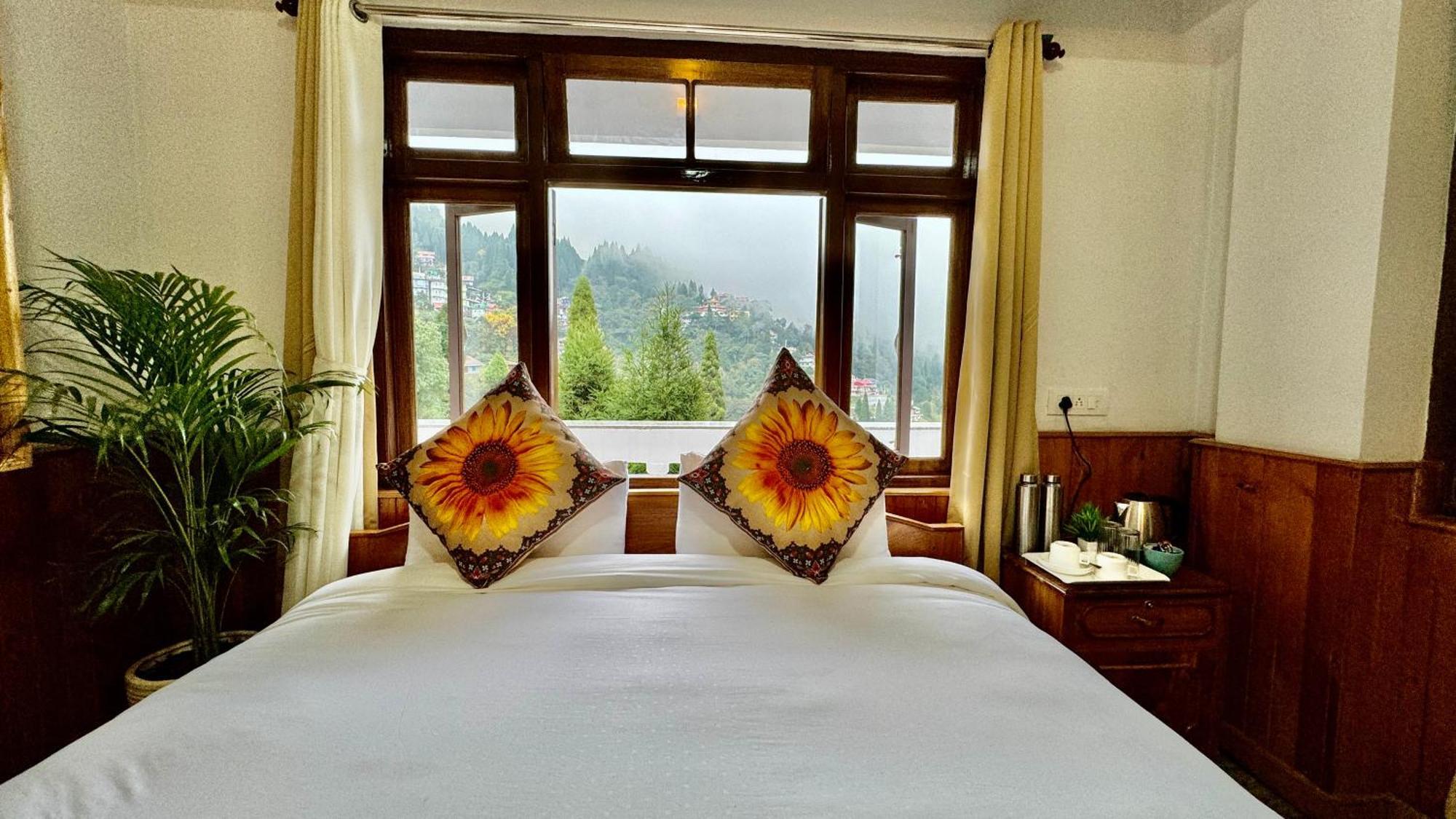 Batasia, Hillside 3*