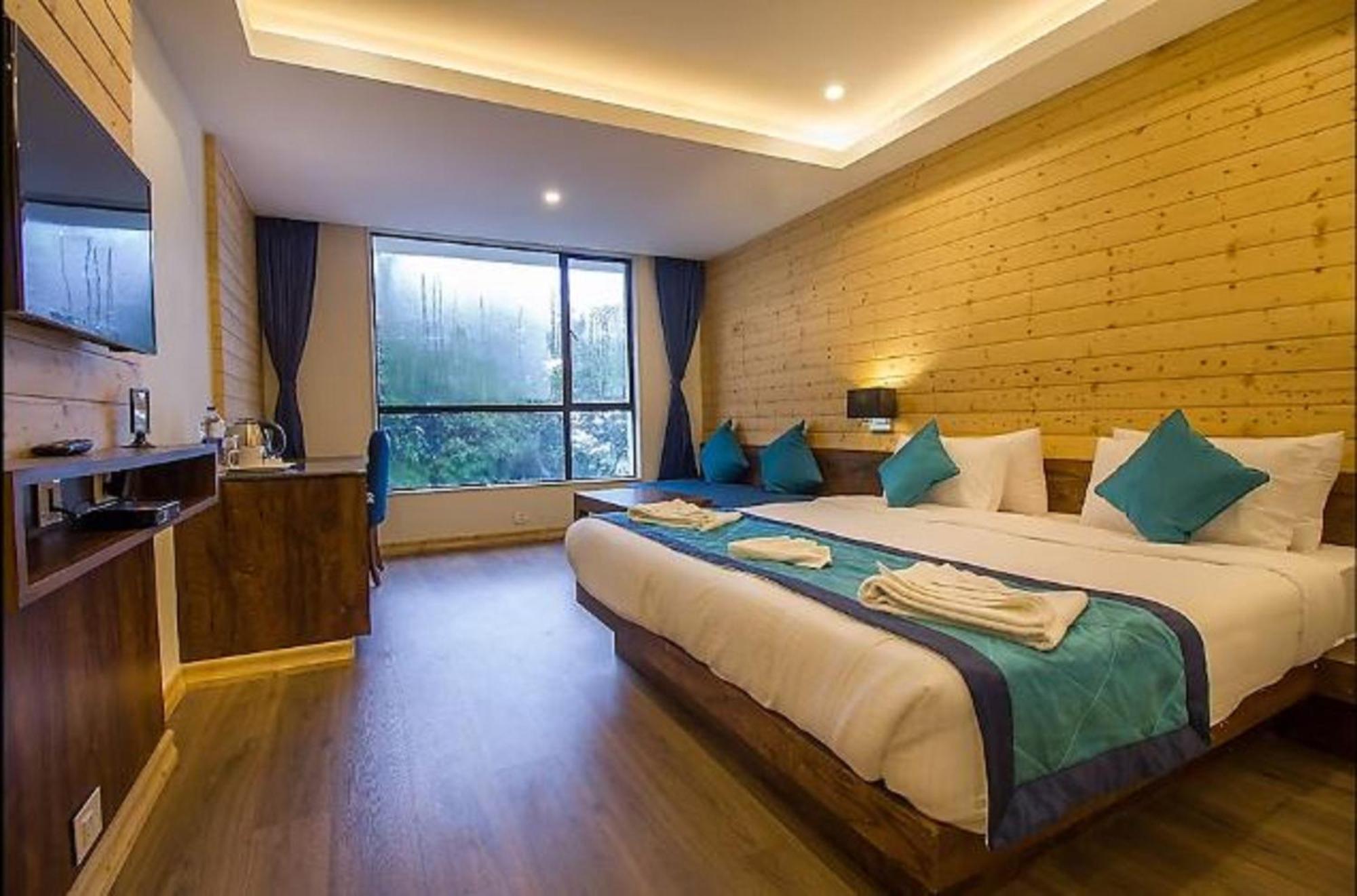 Yashshree Sanderling Mall Road Hotel Darjeeling (West Bengal)
