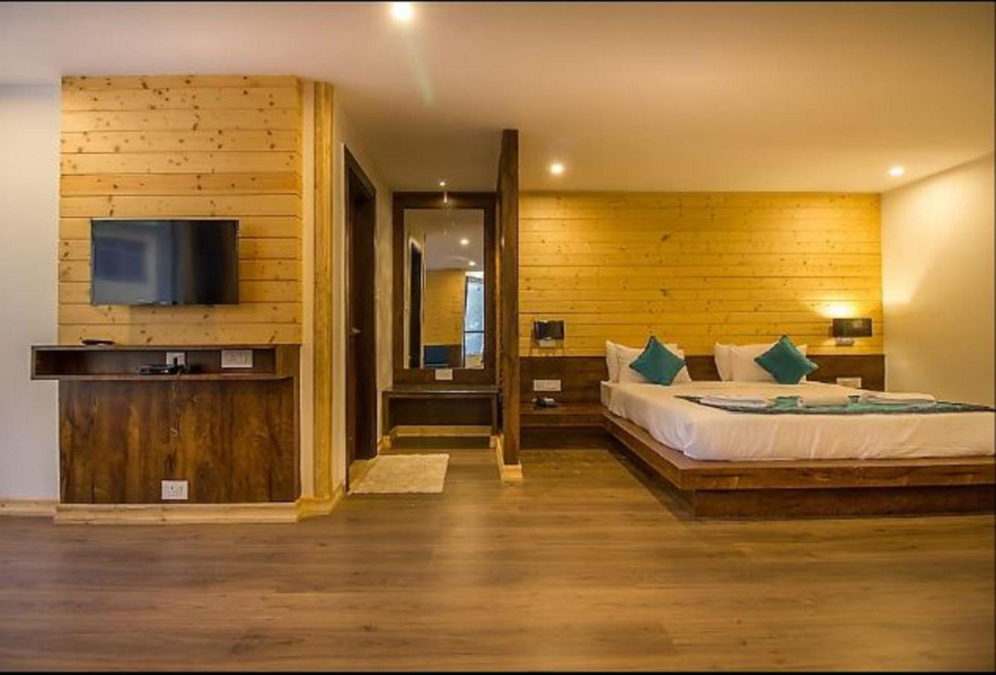Yashshree Sanderling Mall Road Hotel Darjeeling (West Bengal)