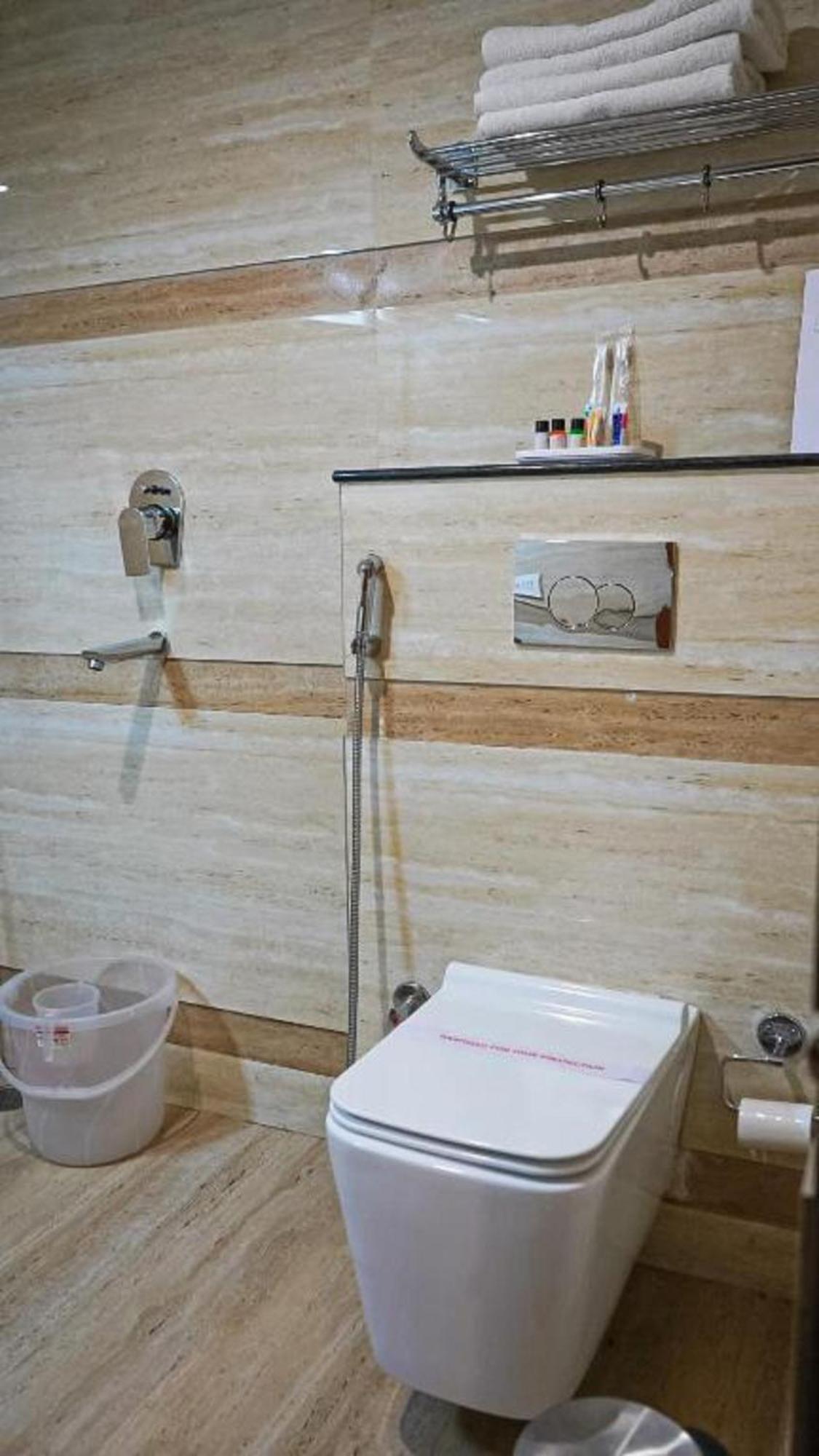Yashshree Sanderling Mall Road Hotel 4*