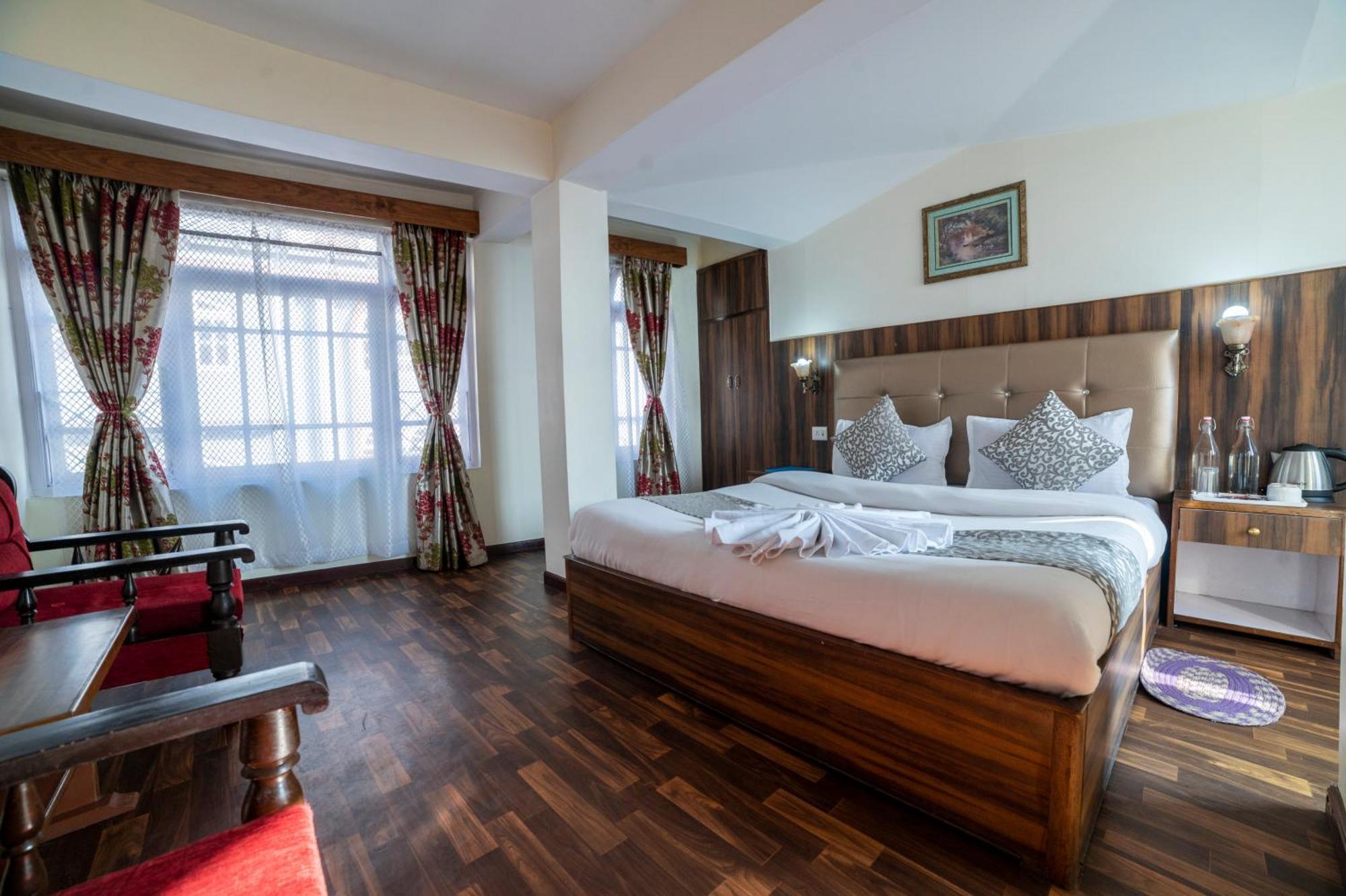 Hotel Montis Ridhi Sidhi Residency