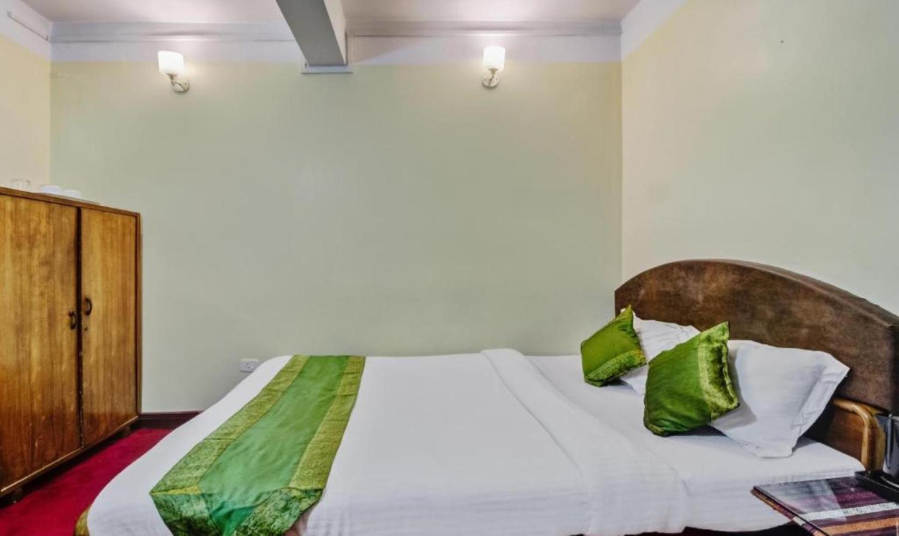 Dekeling Hotel 3*