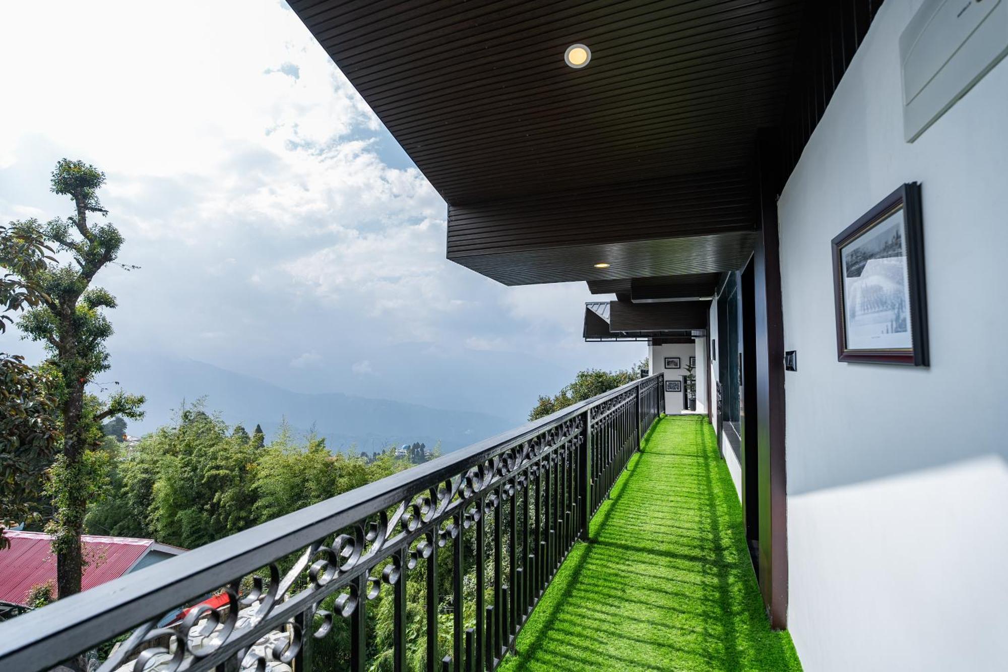 Hotel The West Gate By Summit Darjeeling (West Bengal)