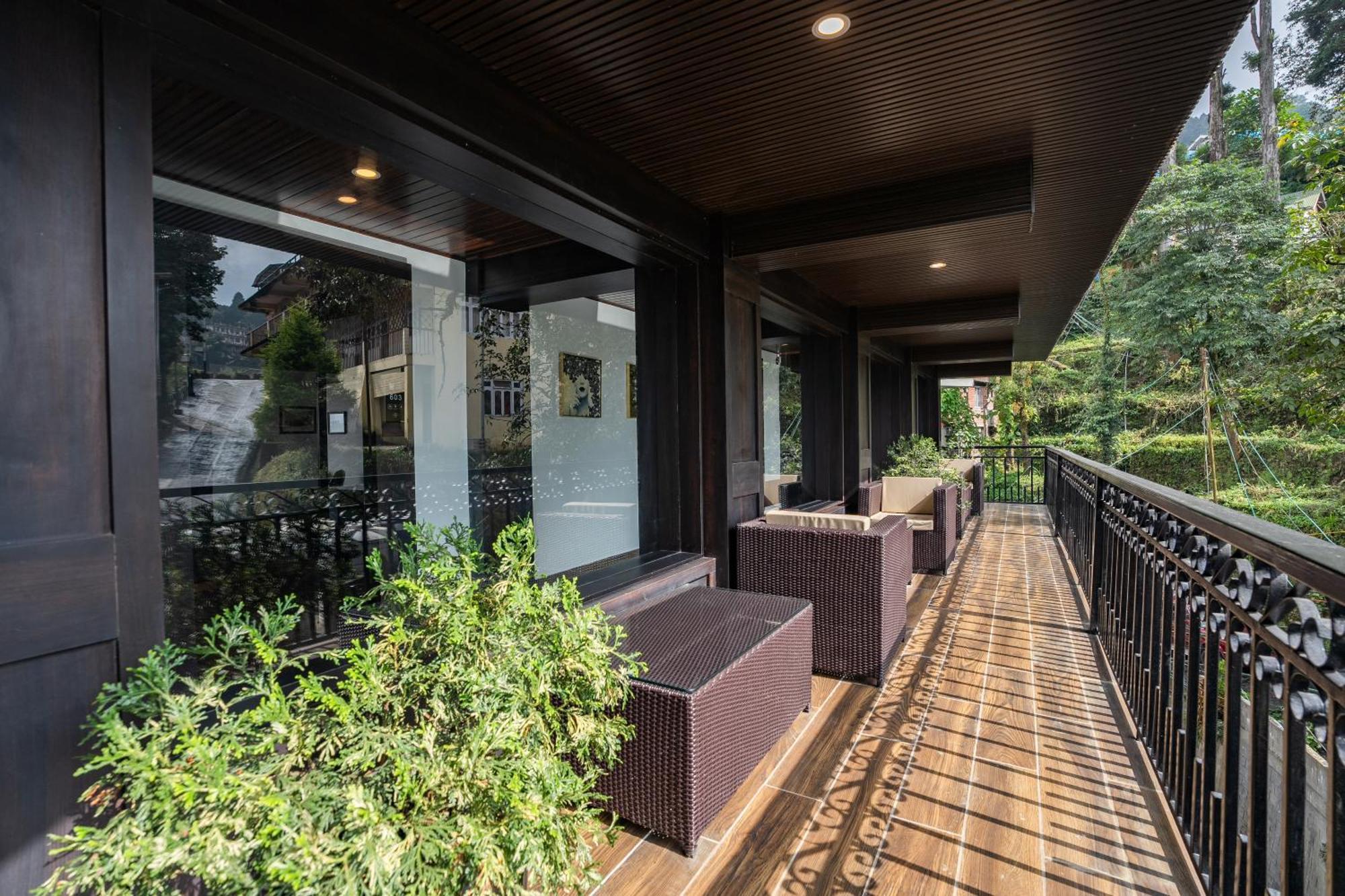 Hotel The West Gate By Summit 5*