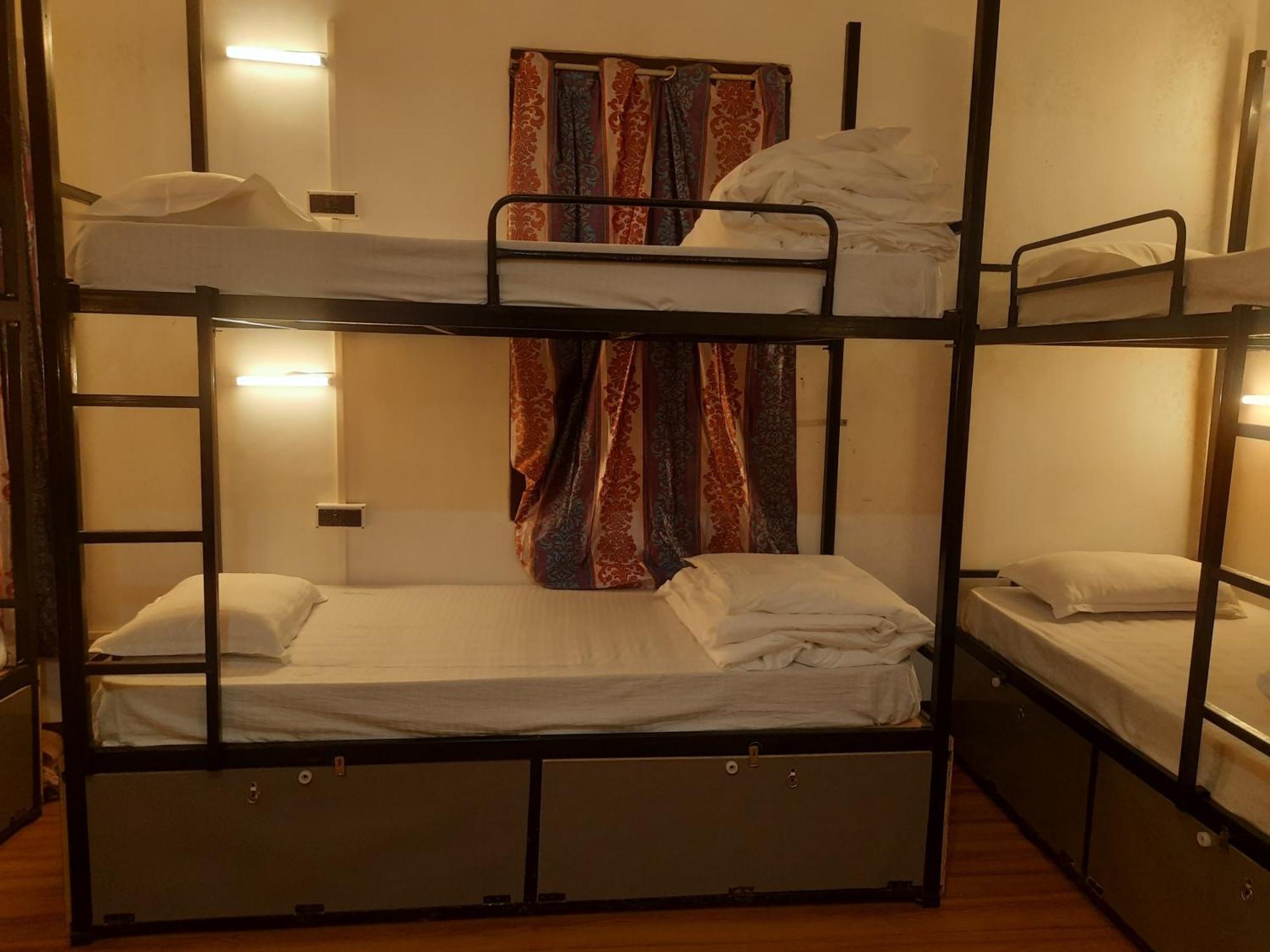 Bubble Beds Hostel *