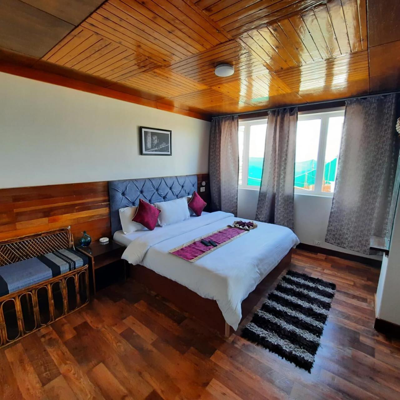Raphkhang Darjeeling Hotel