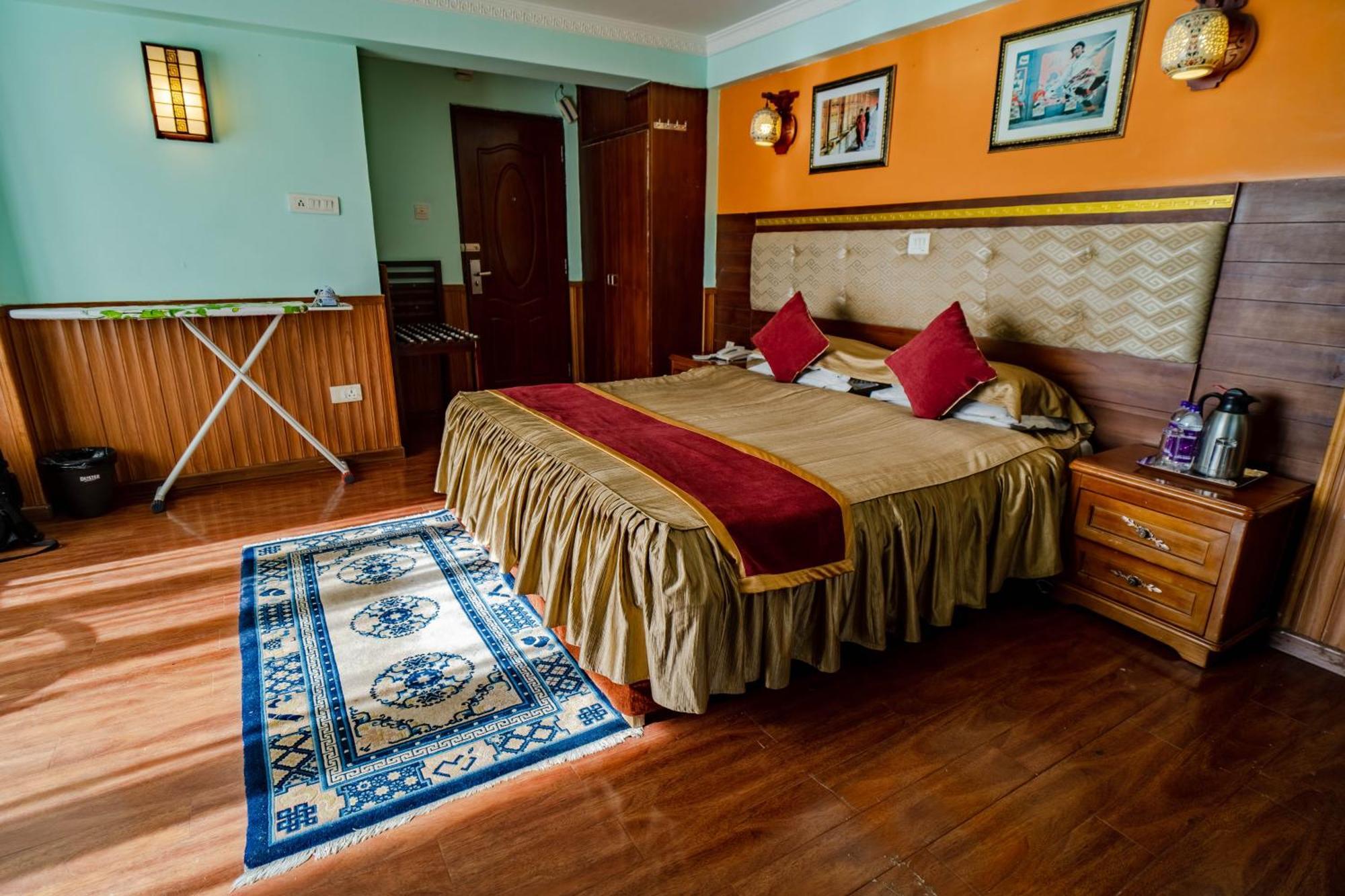 Little Tibet Mall Road Hotel Darjeeling (West Bengal)