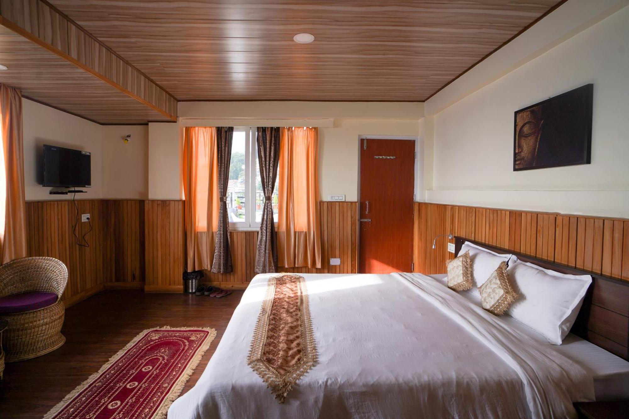 Hill Queen Near Sherpa Gumba Darjeeling Mall 5 Min Couple Friendly Hotel