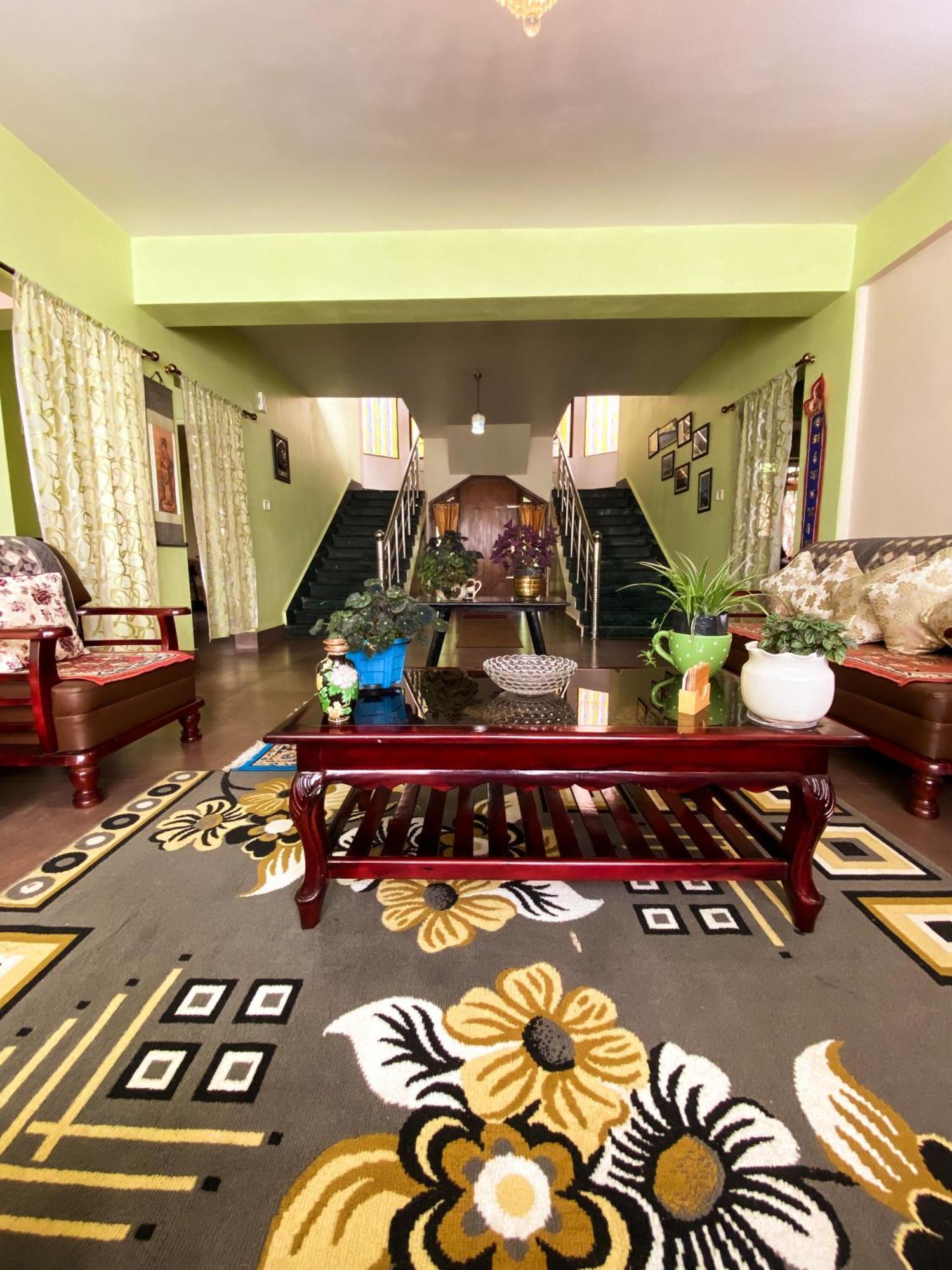 Syangden Villa, Nagbeli *