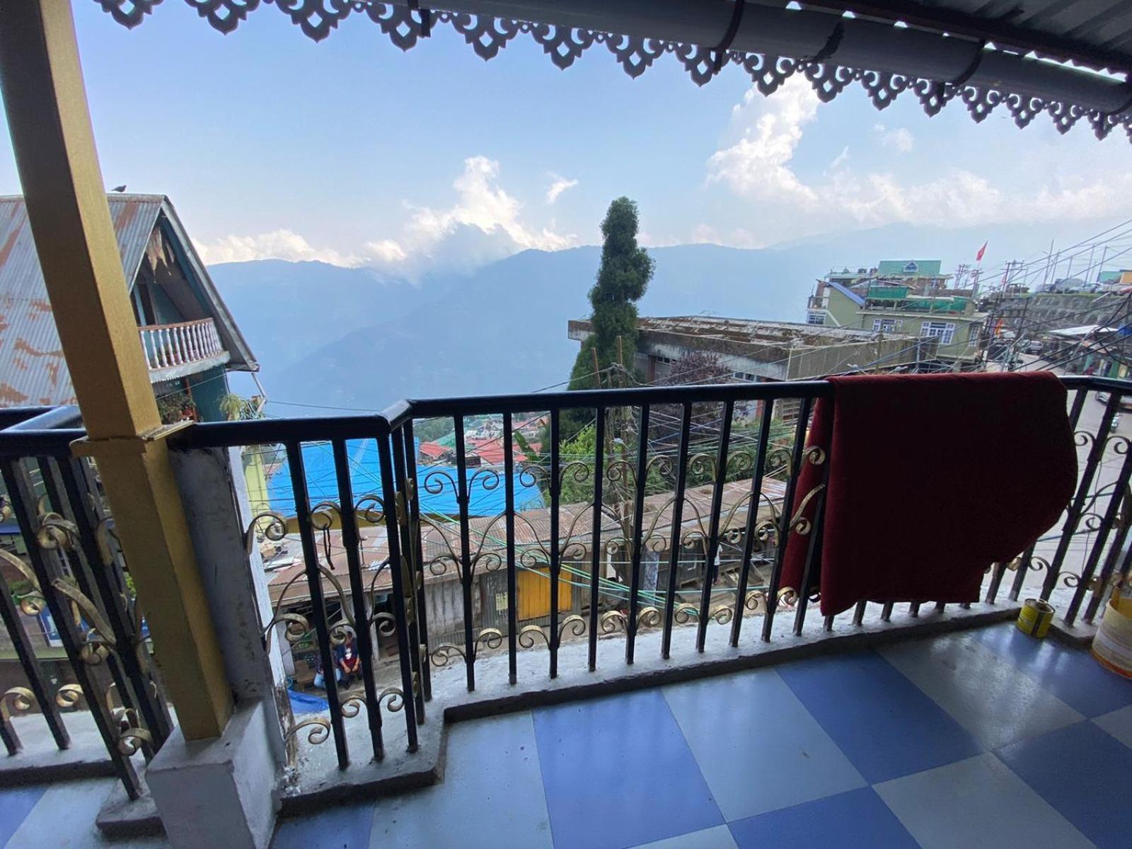 Benus Darjeeling A Backpacker Hub * Darjeeling (West Bengal)