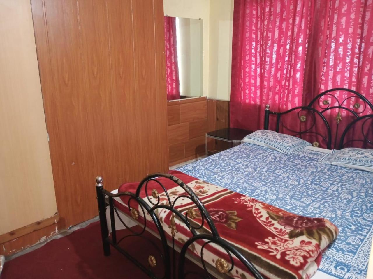 Benus Darjeeling A Backpacker Hub * Darjeeling (West Bengal)