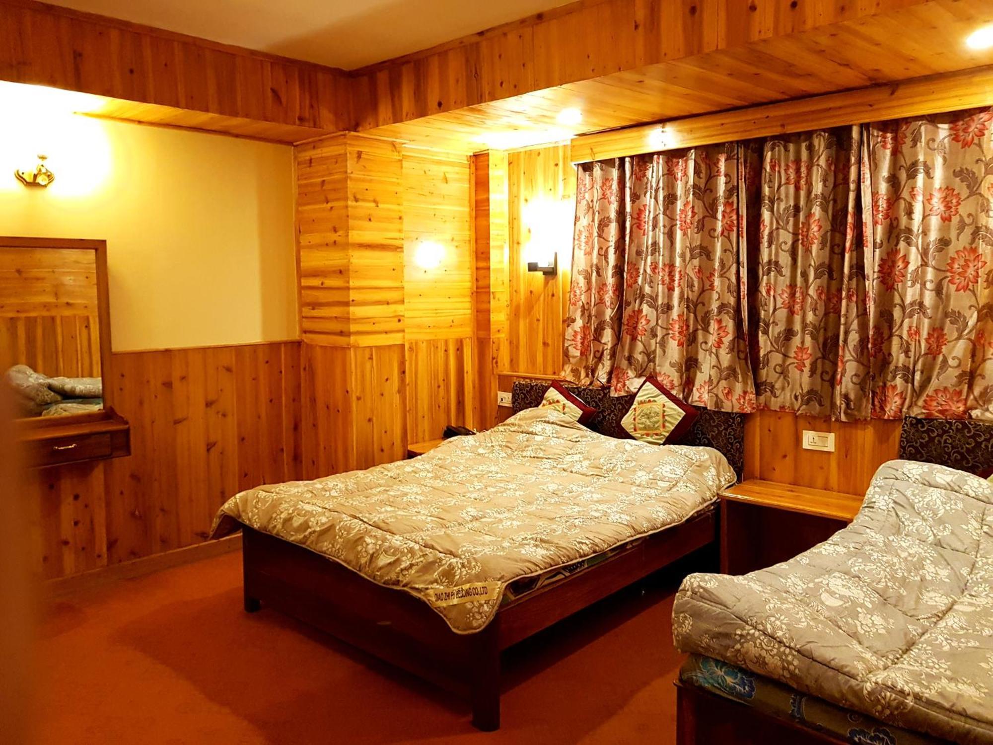 Hotel Golden Orchid 5*