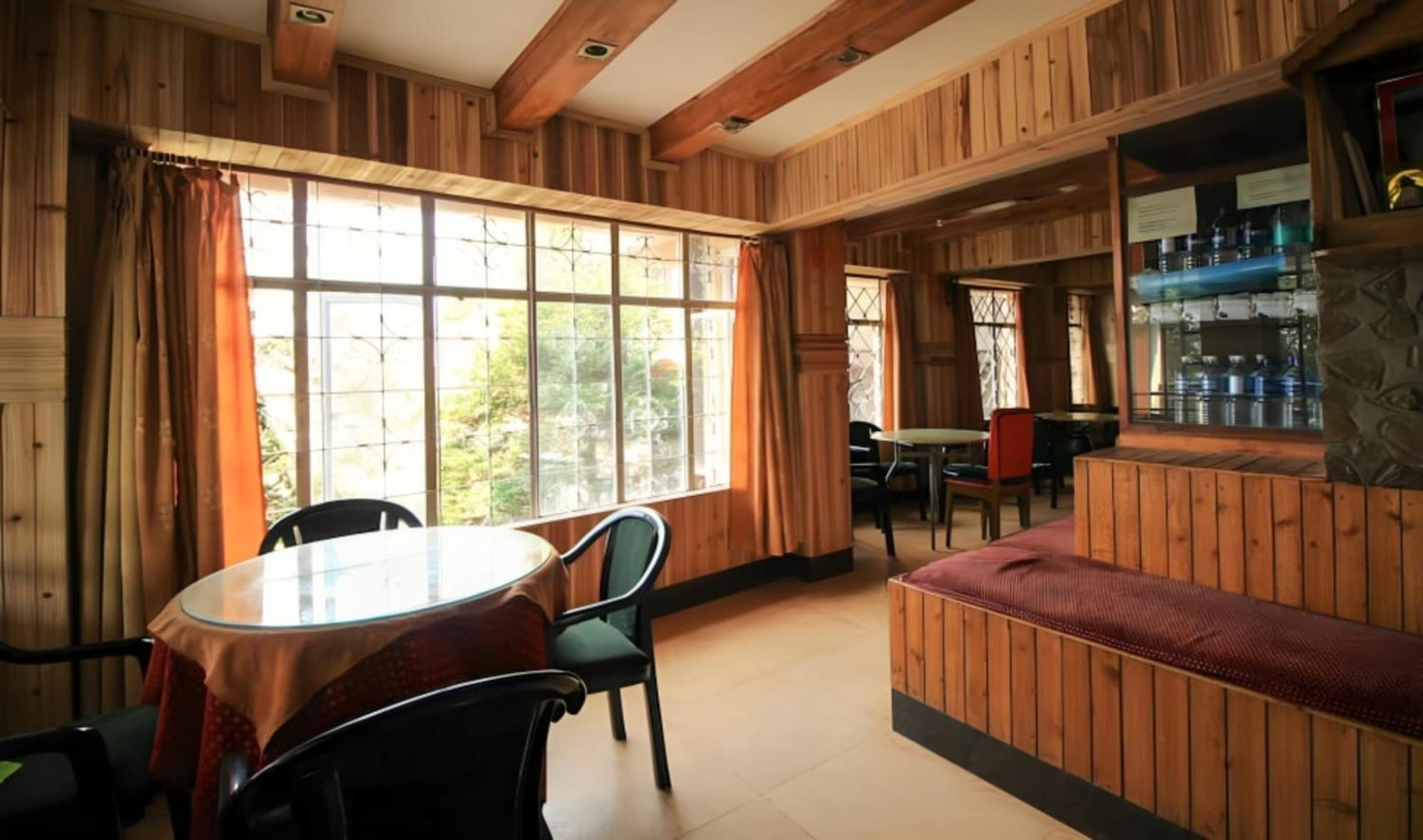 Hotel Goroomgo Broadway Anexy Darjeeling Near Mall Road - Best Service Awarded Darjeeling (West Bengal)