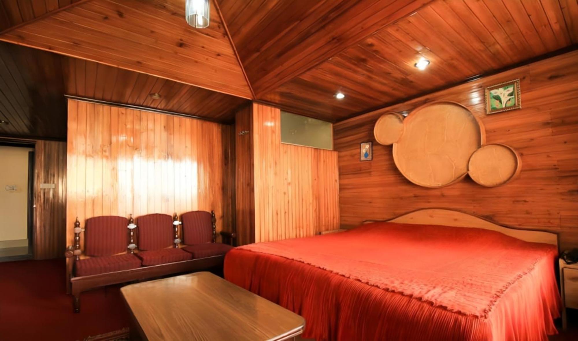Goroomgo Broadway Mall Road Darjeeling - Best In Darjeeling Hotel