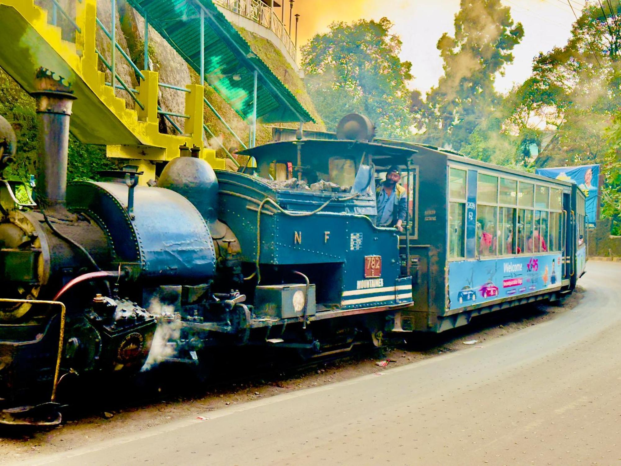 Hotel Lee Green- Family In Darjeeling