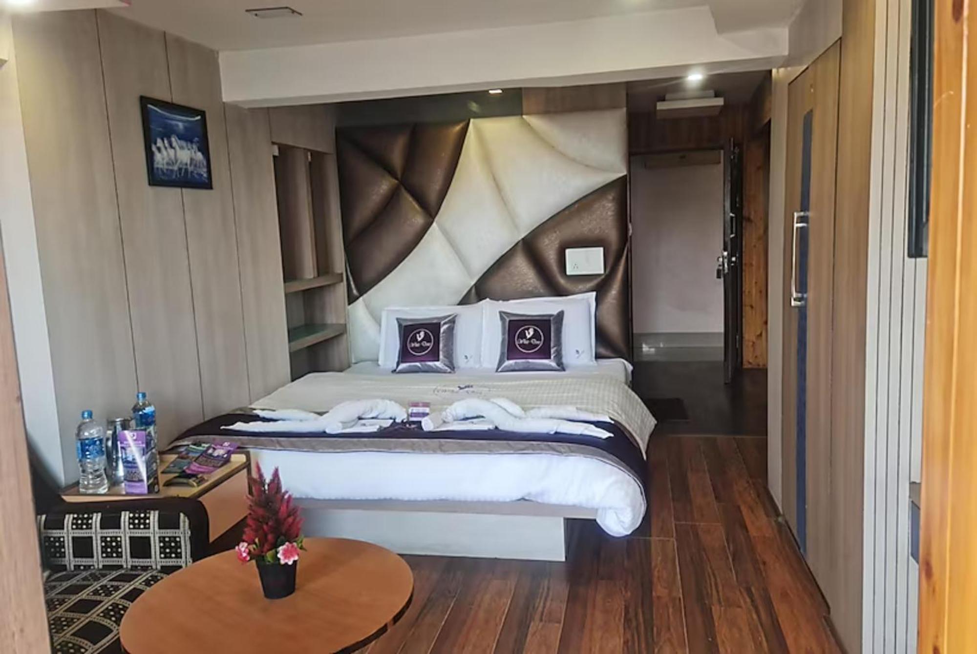 Goroomgo Broadway Mall Road Darjeeling - Best In Darjeeling 3*