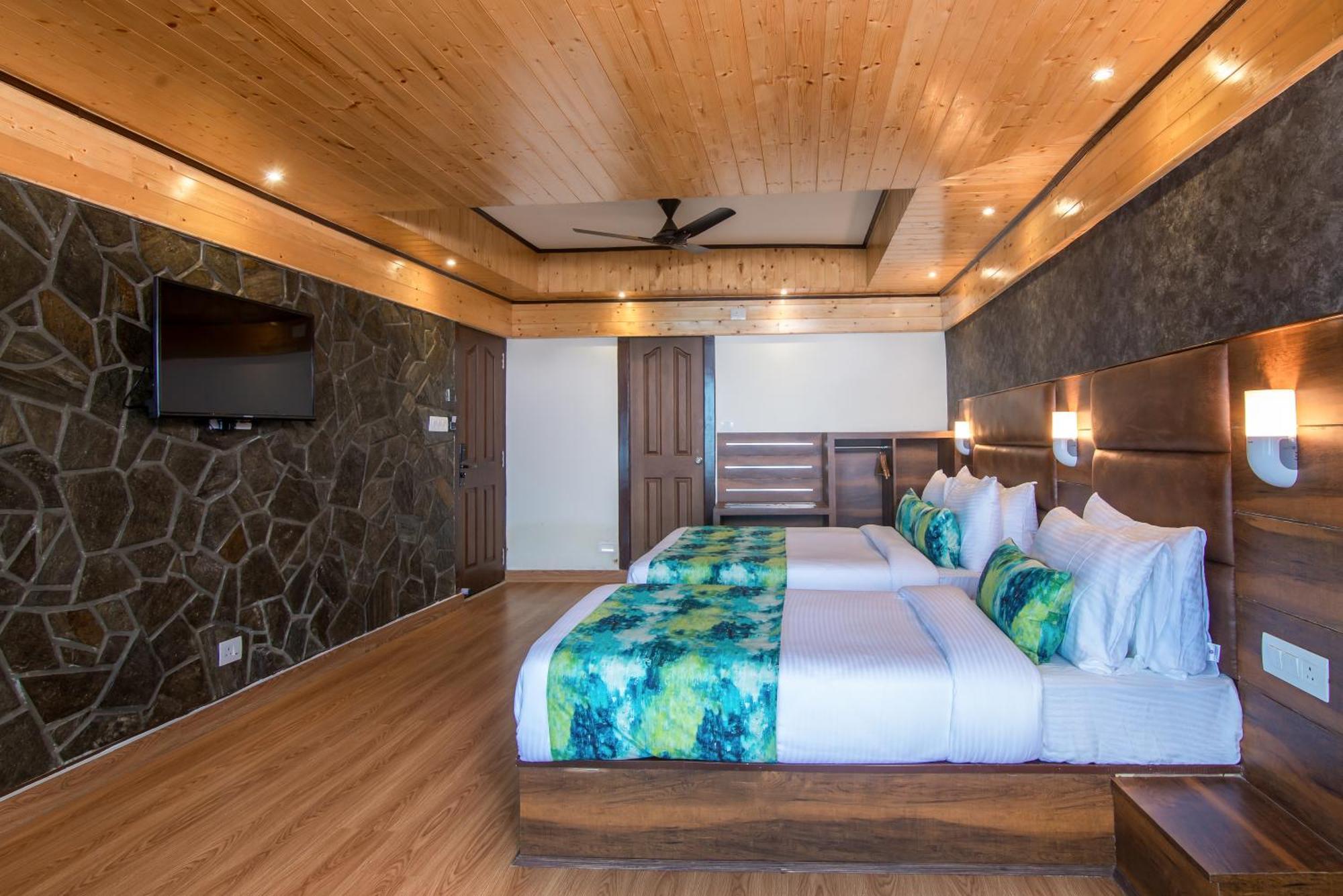 Sumitel Queens Yard Hotel 3*
