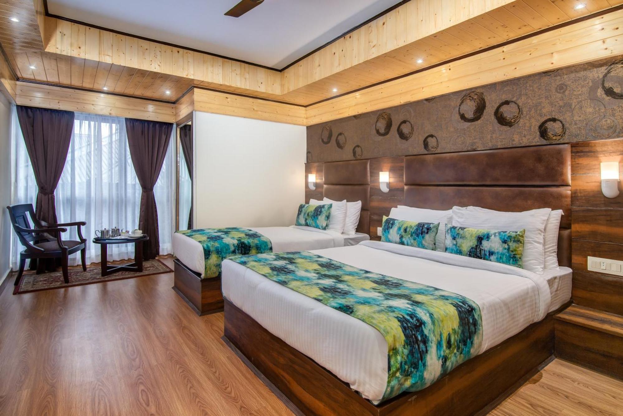 Sumitel Queens Yard Hotel 3*