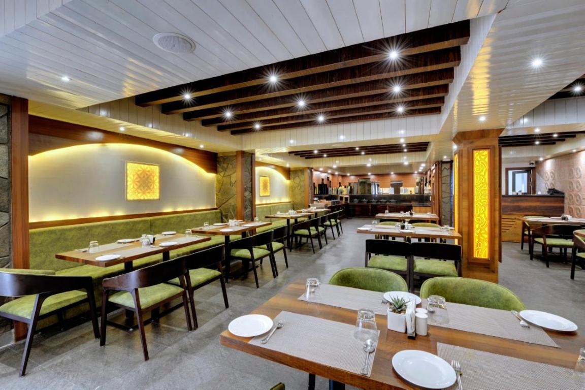 Sumitel Queens Yard Hotel 3*