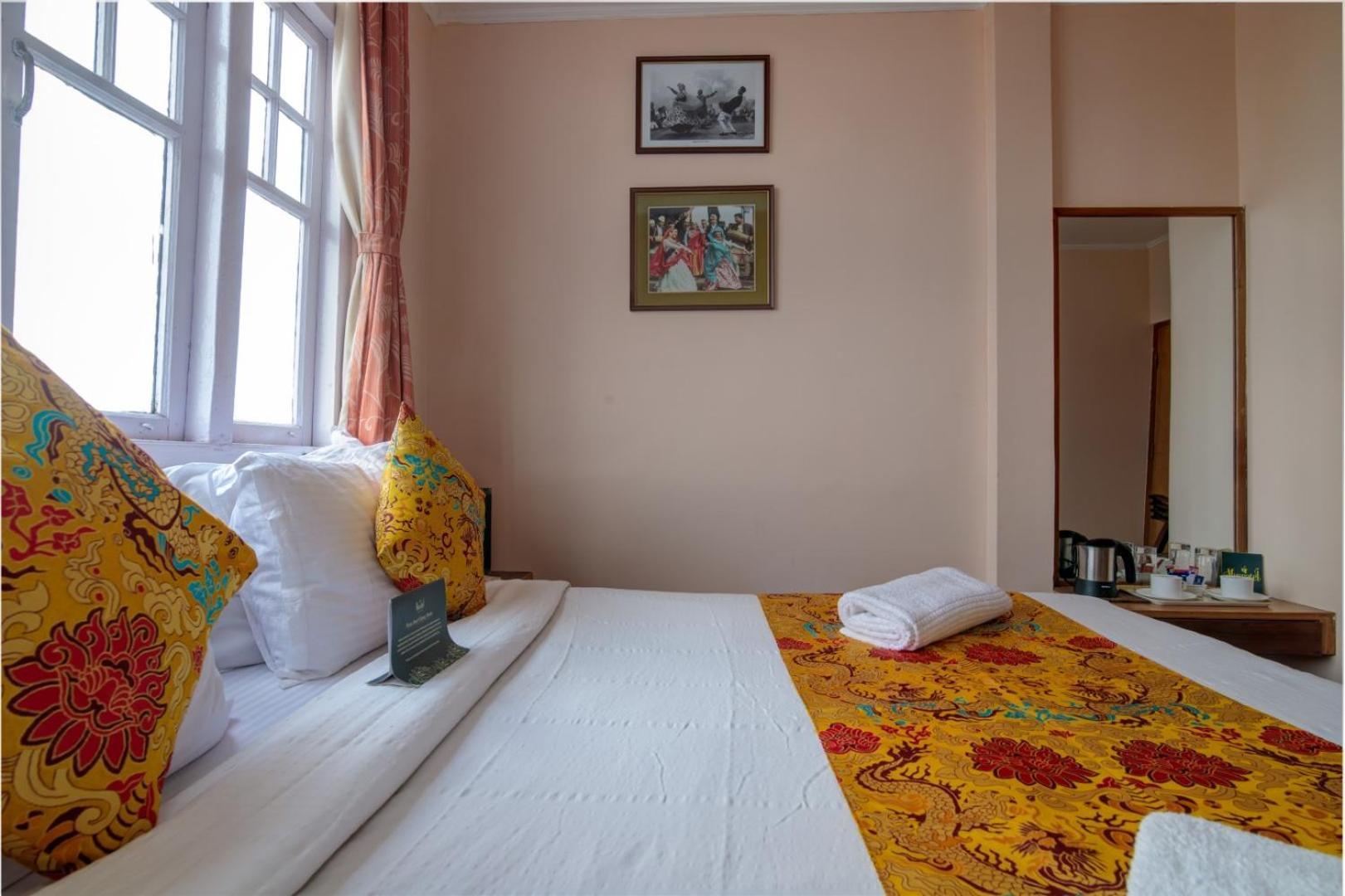 Muscatel Spring Burn - 100 Mts From Mall Road Hotel 3*